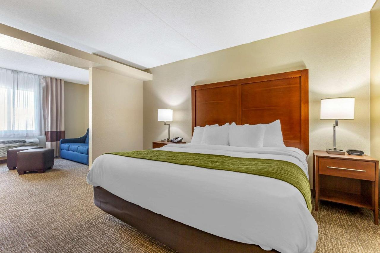 Comfort Inn & Suites Phoenix North - Deer Valley Extérieur photo