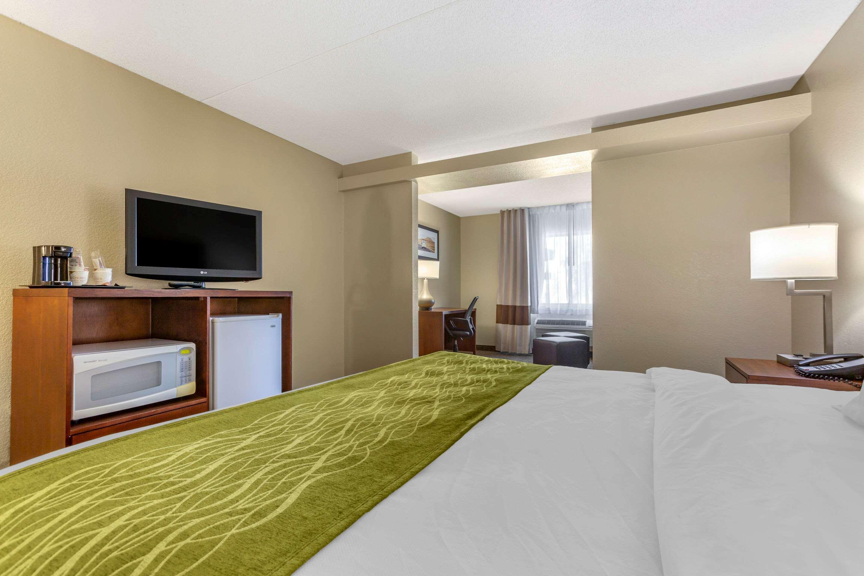 Comfort Inn & Suites Phoenix North - Deer Valley Extérieur photo