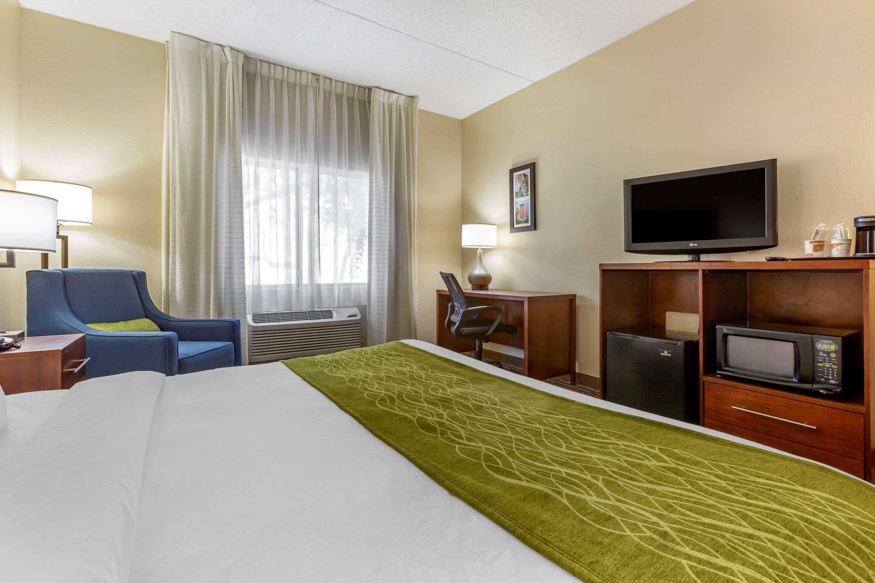 Comfort Inn & Suites Phoenix North - Deer Valley Extérieur photo