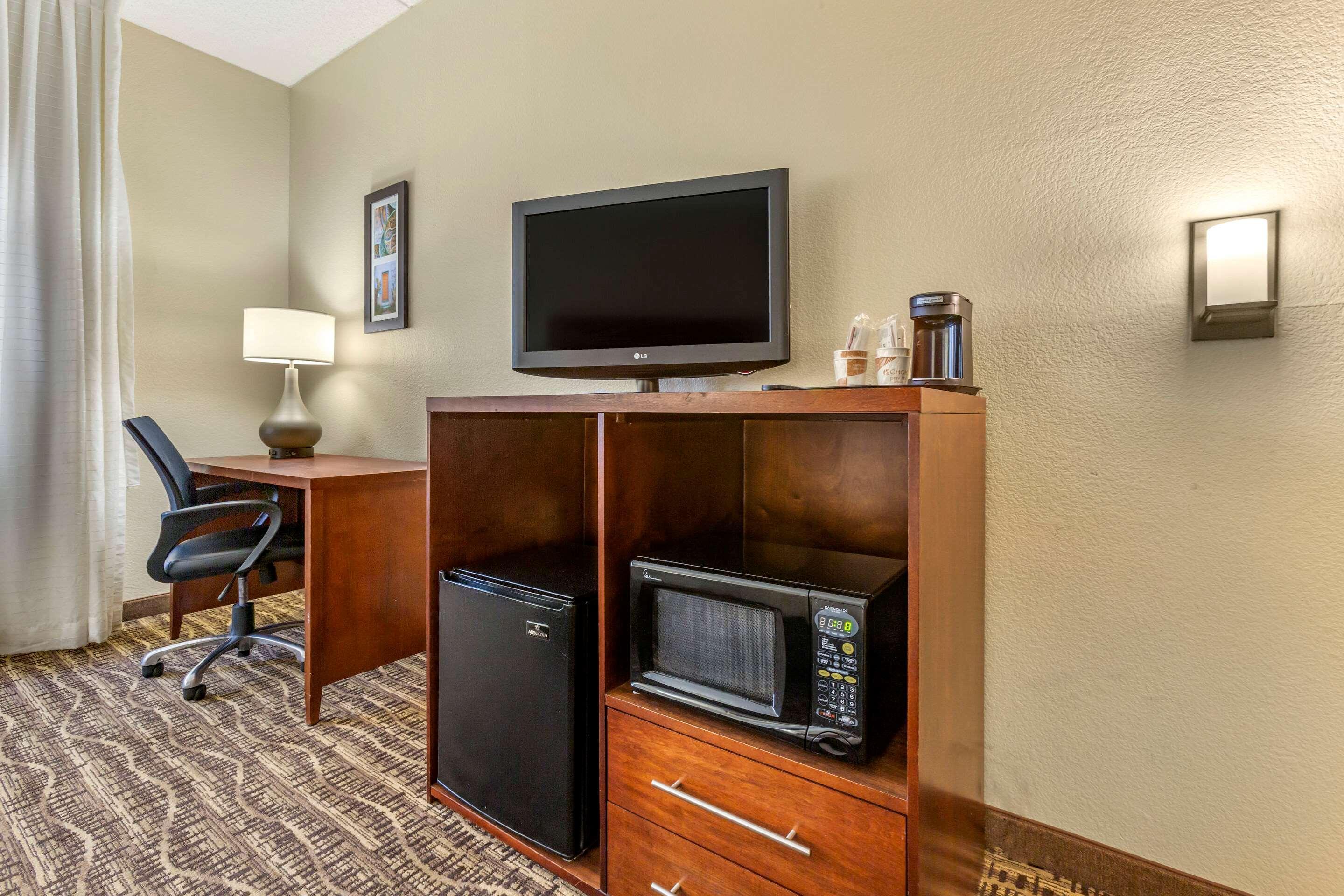 Comfort Inn & Suites Phoenix North - Deer Valley Extérieur photo