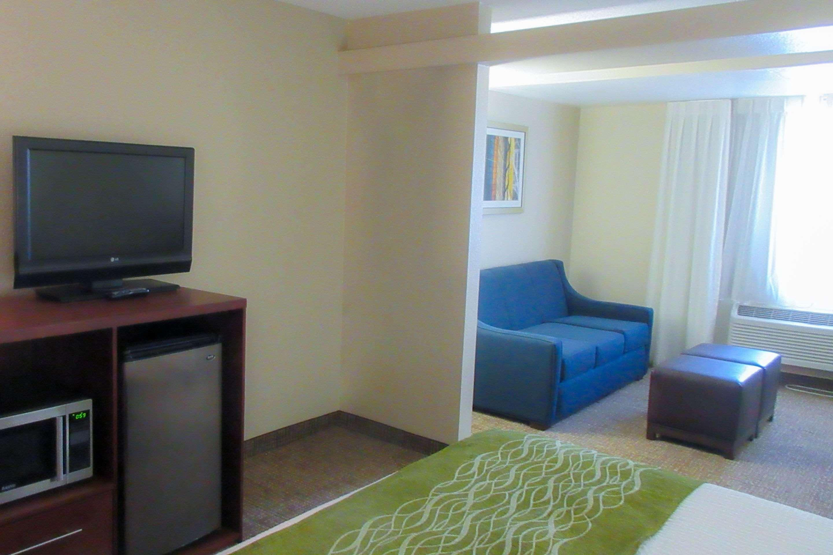 Comfort Inn & Suites Phoenix North - Deer Valley Extérieur photo