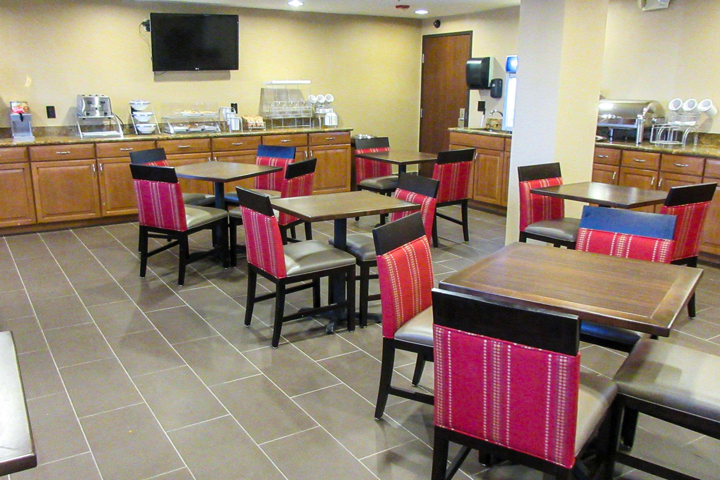 Comfort Inn & Suites Phoenix North - Deer Valley Extérieur photo