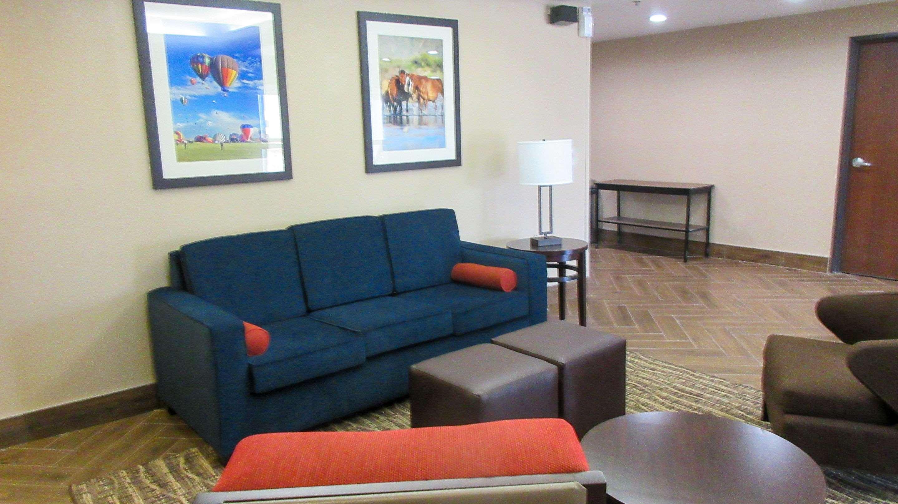 Comfort Inn & Suites Phoenix North - Deer Valley Extérieur photo