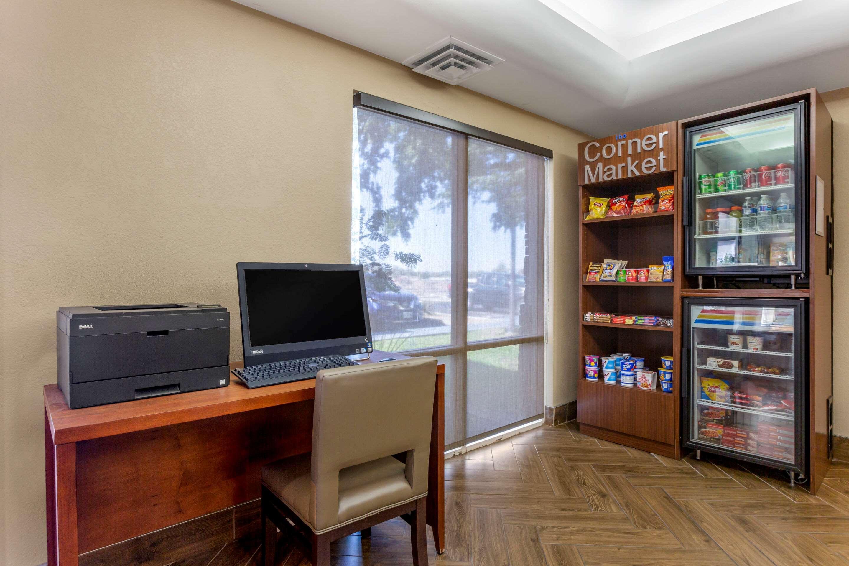Comfort Inn & Suites Phoenix North - Deer Valley Extérieur photo