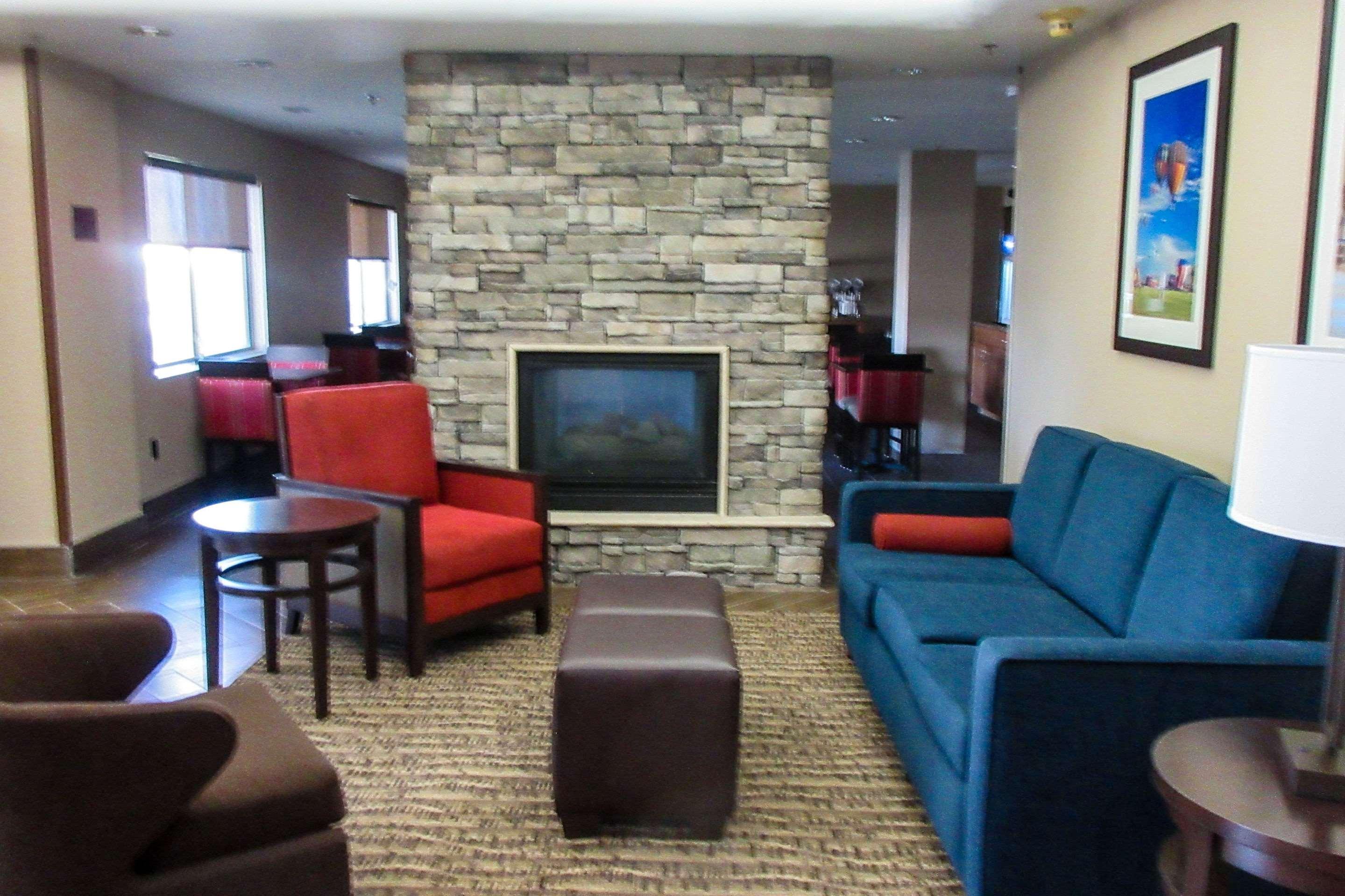 Comfort Inn & Suites Phoenix North - Deer Valley Extérieur photo