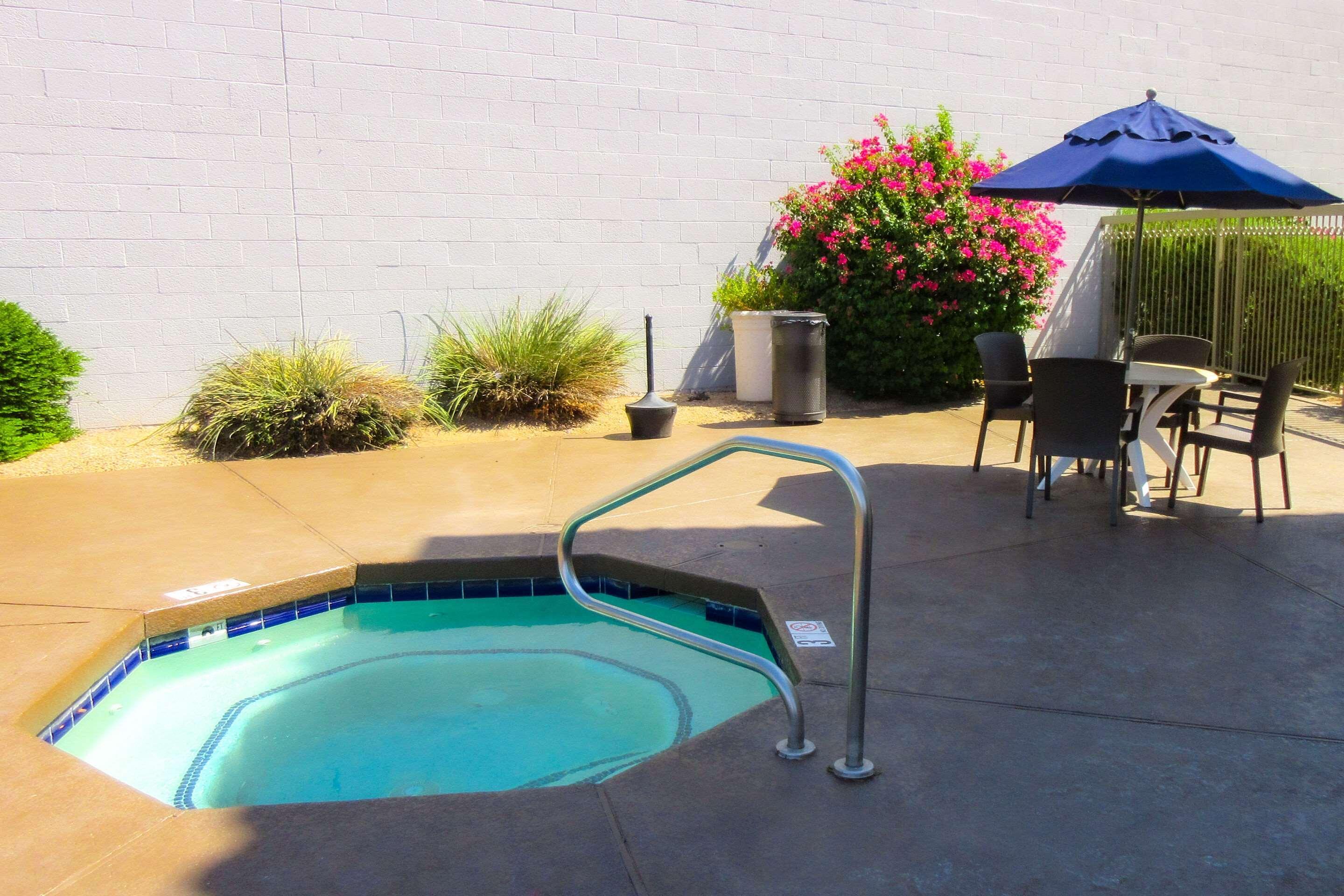 Comfort Inn & Suites Phoenix North - Deer Valley Extérieur photo