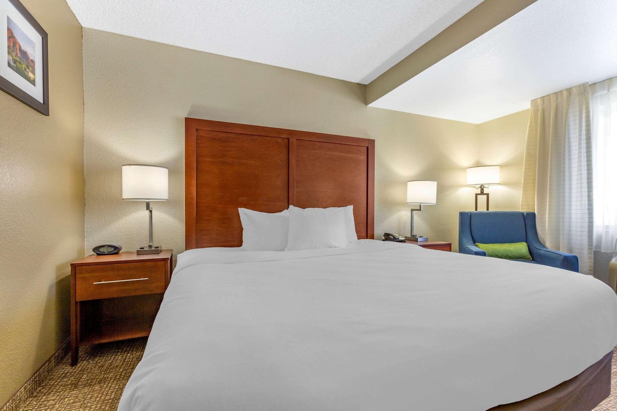 Comfort Inn & Suites Phoenix North - Deer Valley Extérieur photo